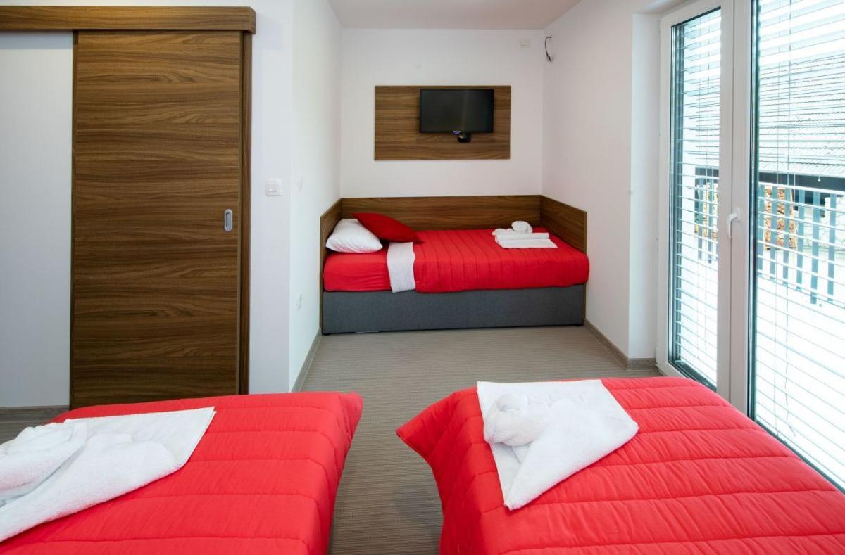 Gostilna Pugelj Hotell Novo Mesto Exteriör bild