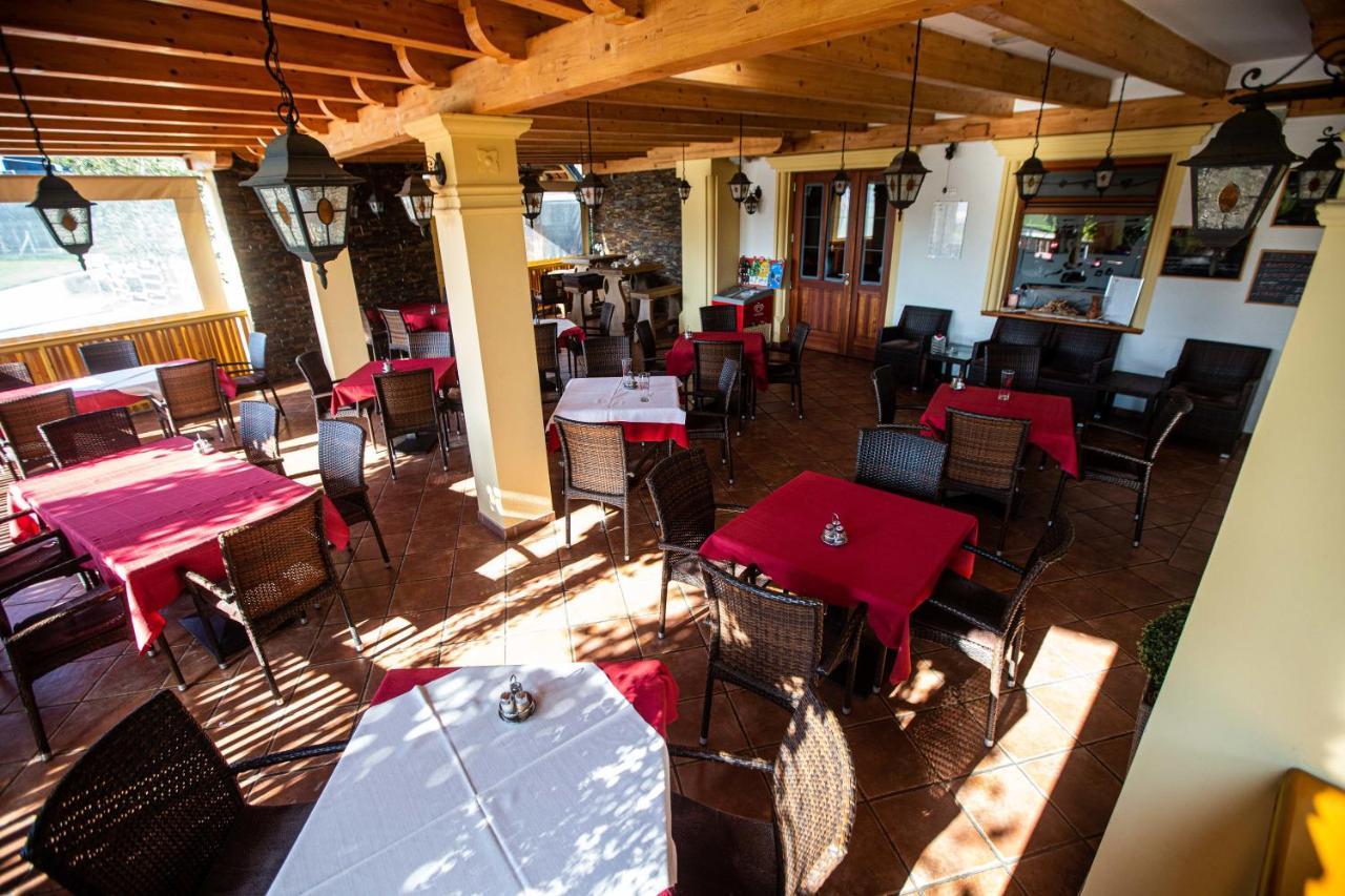 Gostilna Pugelj Hotell Novo Mesto Exteriör bild