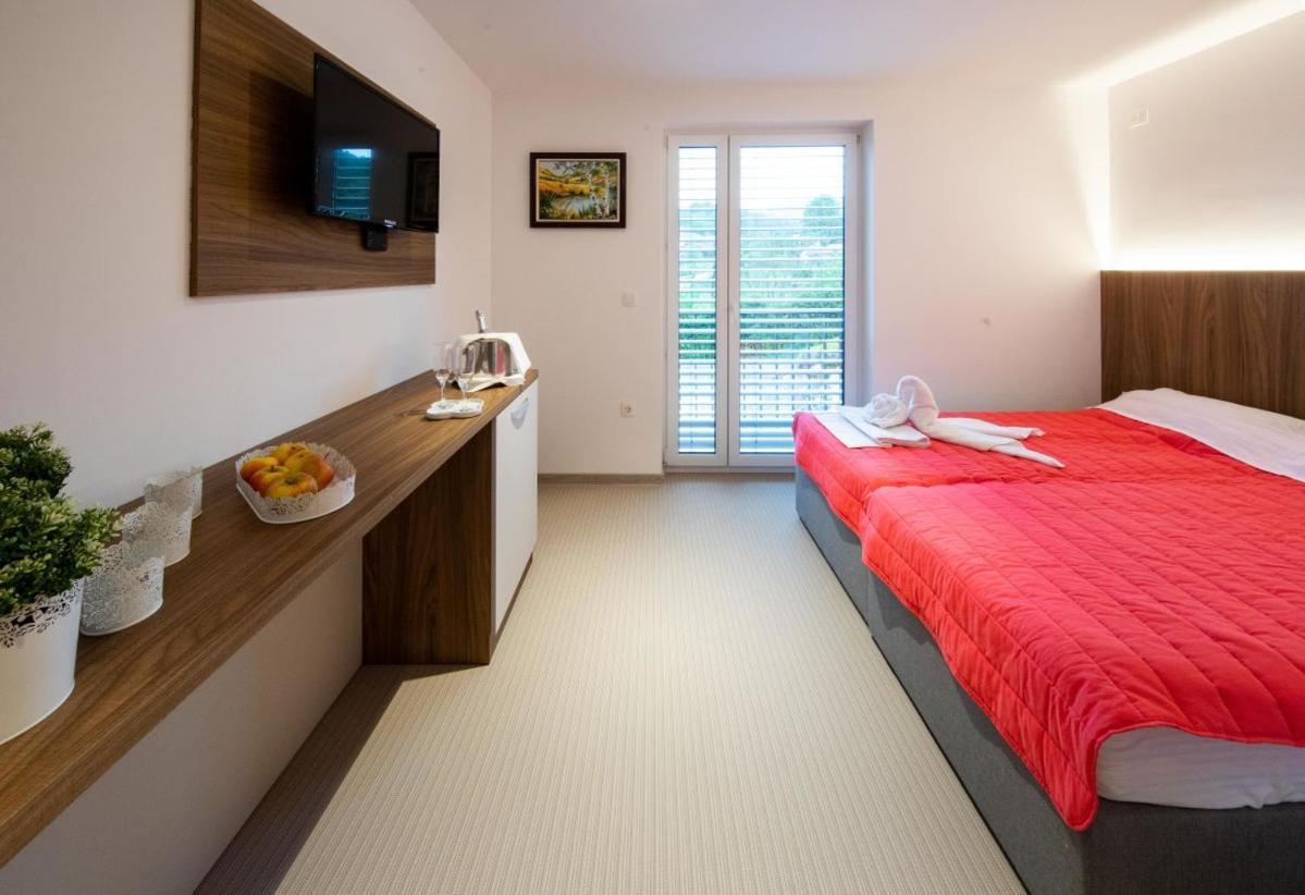 Gostilna Pugelj Hotell Novo Mesto Exteriör bild