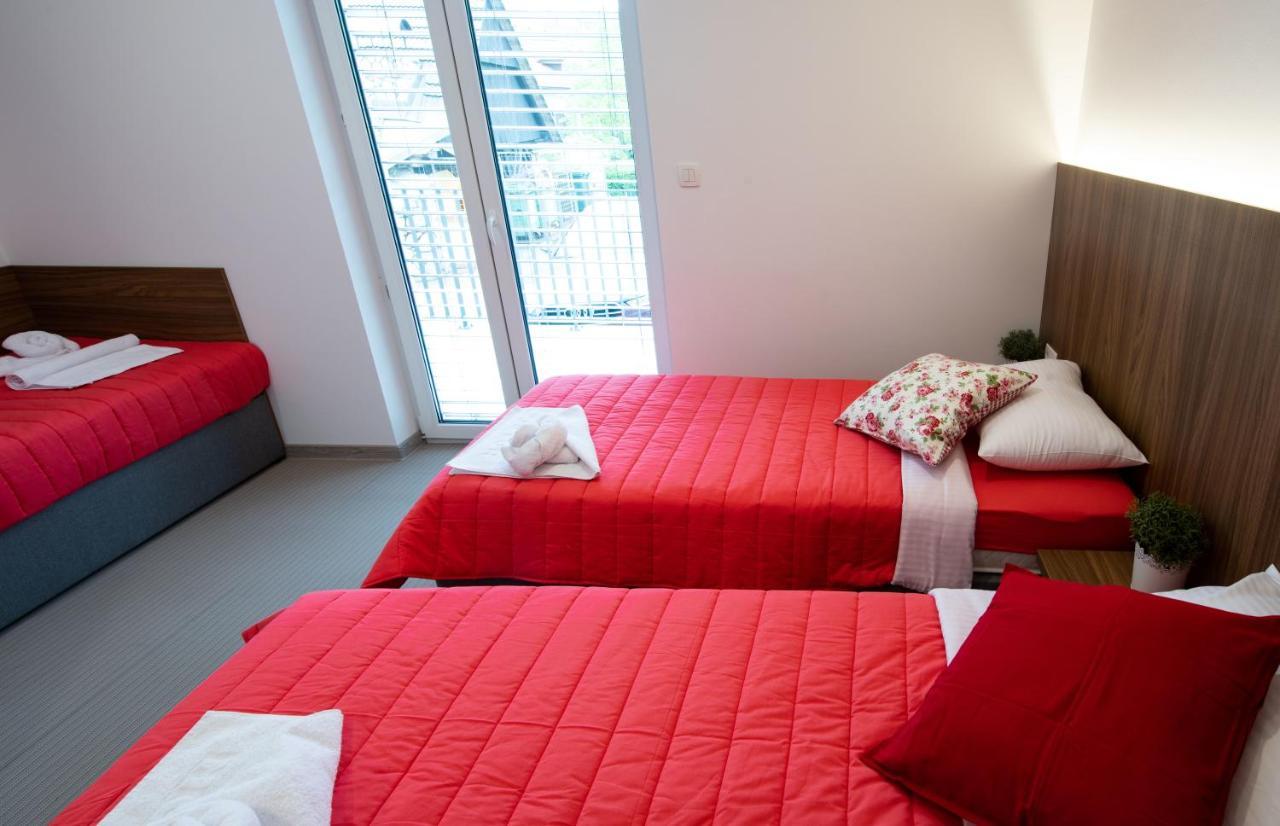 Gostilna Pugelj Hotell Novo Mesto Exteriör bild