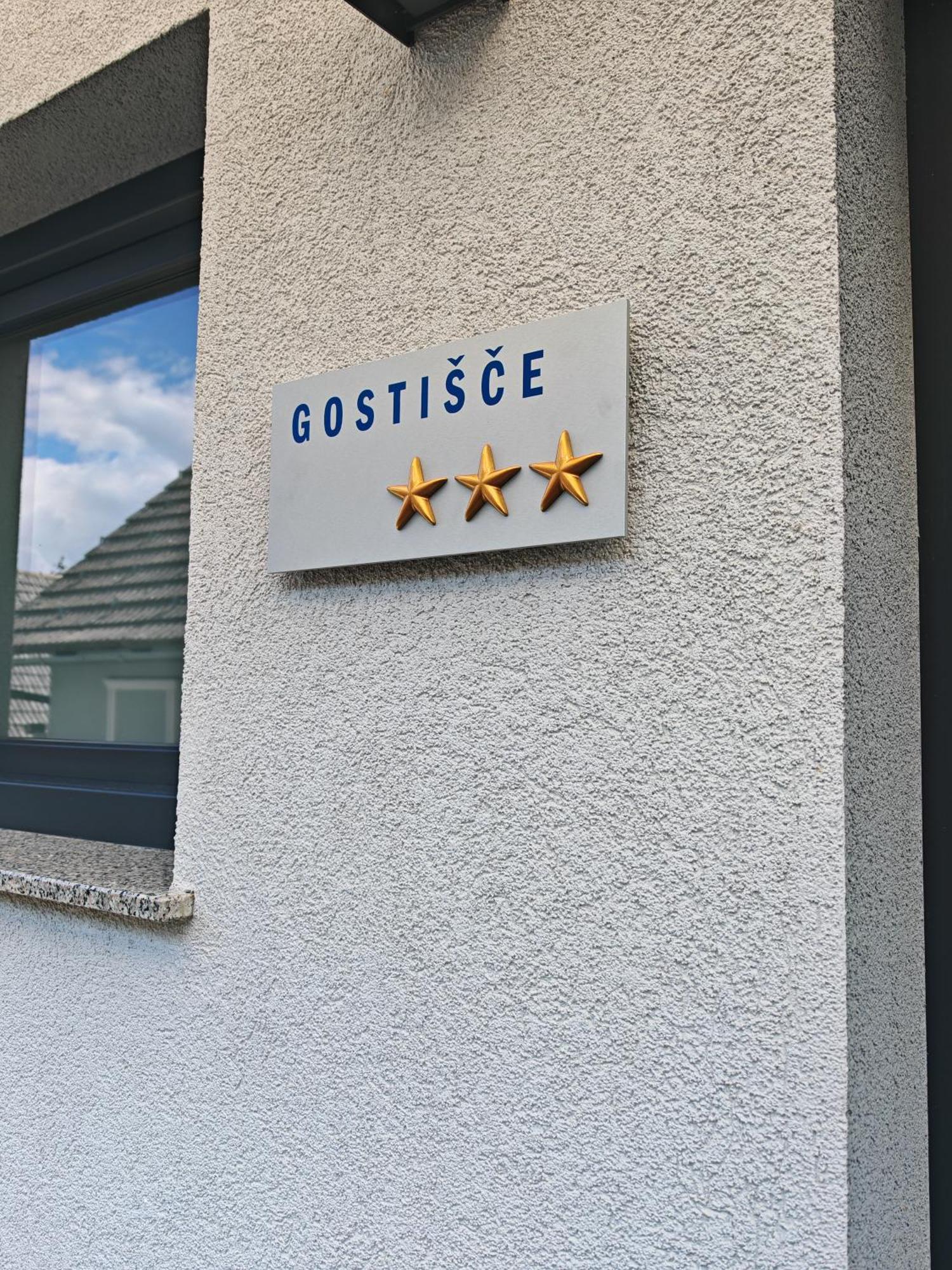 Gostilna Pugelj Hotell Novo Mesto Exteriör bild
